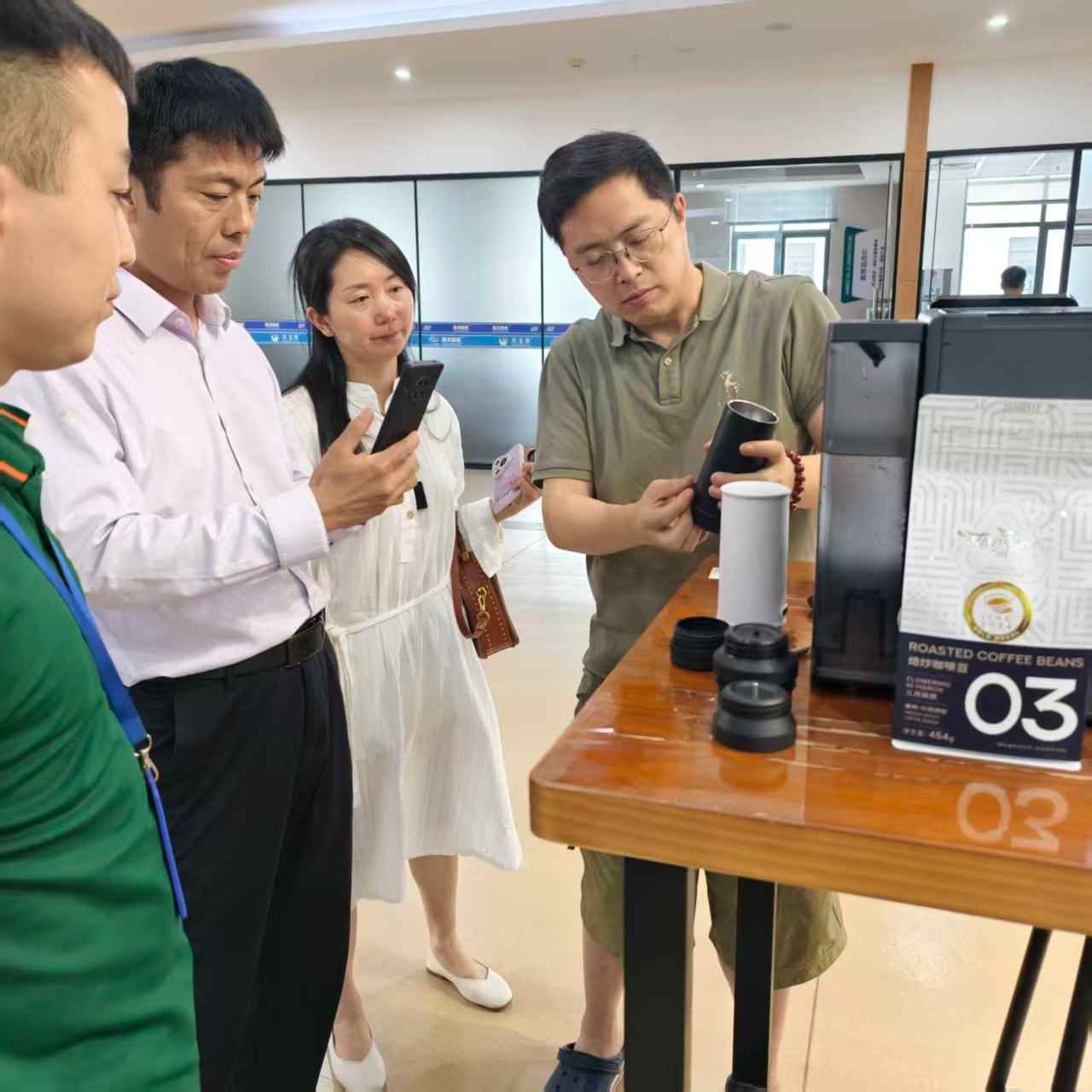 Client Visit Seaver For Capsule Coffee Machine SV837 SV835 And New Portable Coffee Machine SV610 Inspection Client Visit Seaver For Capsule Coffee Machine SV837 SV835 And New Portable Coffee Machine SV610 Inspection